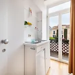 Apartment - Posizione Unica Nella Piazza Principale