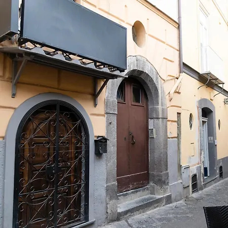 - Posizione Unica Nella Piazza Principale * Сорренто