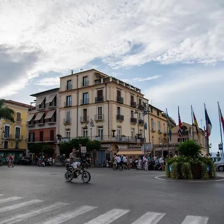 Lejlighed - Posizione Unica Nella Piazza Principale Sorrento