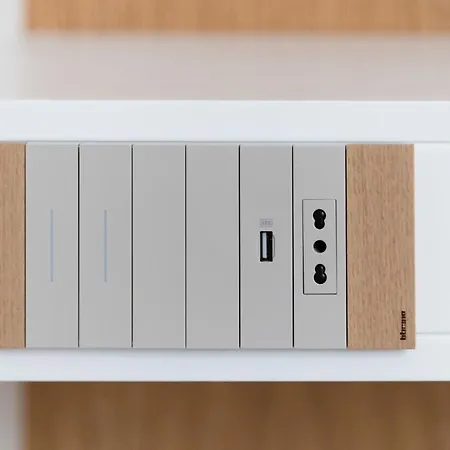 - Posizione Unica Nella Piazza Principale