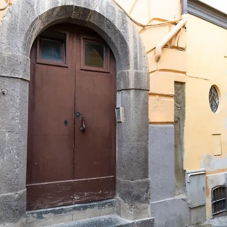 - Posizione Unica Nella Piazza Principale