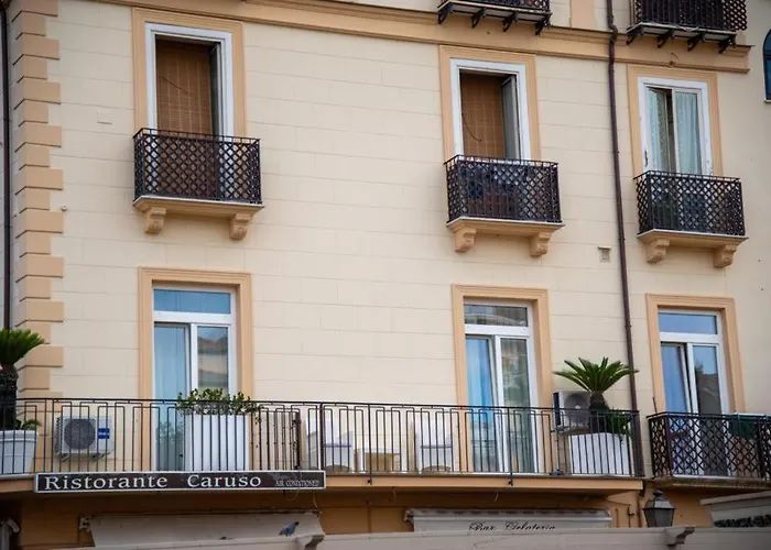 Apartment - Posizione Unica Nella Piazza Principale *