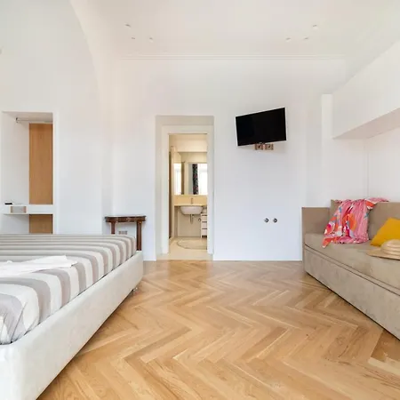 - Posizione Unica Nella Piazza Principale アパート ソレント