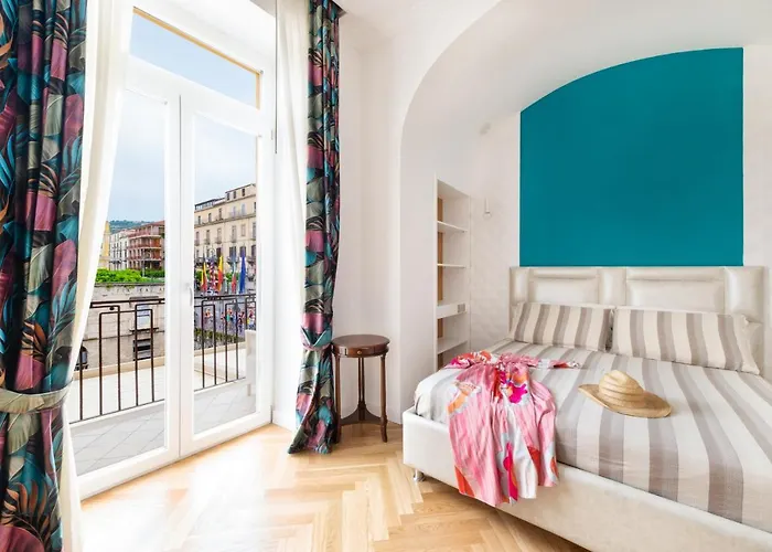 - Posizione Unica Nella Piazza Principale